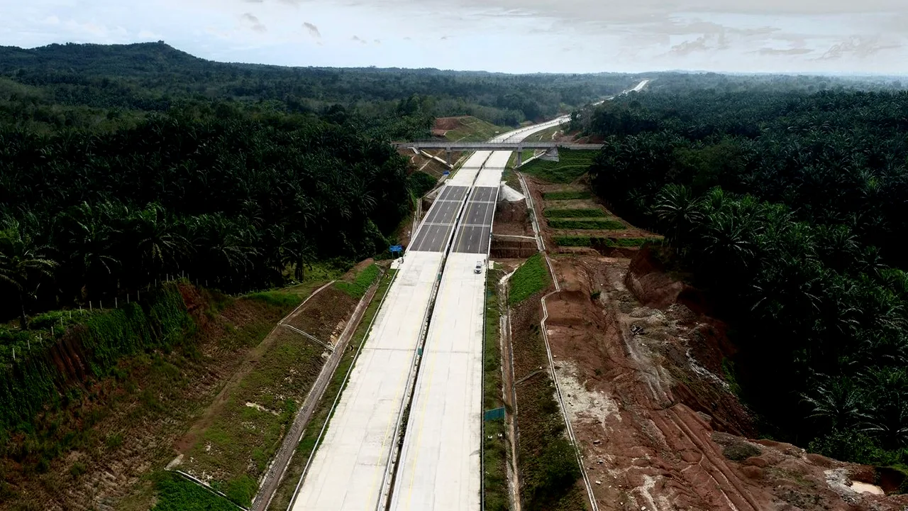 Jokowi Wariskan 50 Bendungan dan 2.300 Km Jalan Tol ke Prabowo